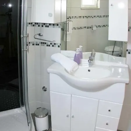 Apartman Niko*** *