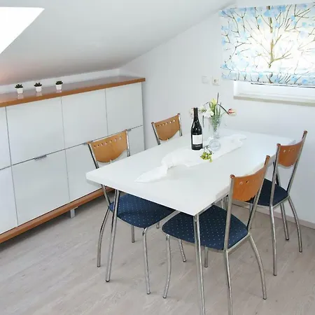 Apartman Niko*** *